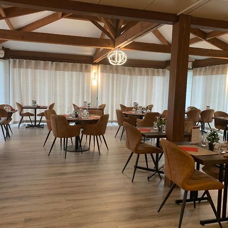 Hotel Au Relais Des Lilas Parthenay Exterior photo