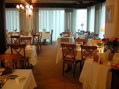 Hotel Au Relais Des Lilas Parthenay Exterior photo