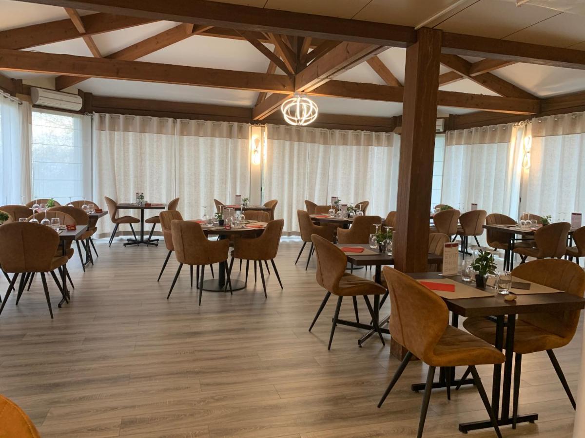 Hotel Au Relais Des Lilas Parthenay Exterior photo